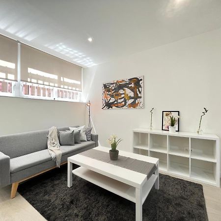 Acogedor Infanta Mercedes Apartment Madrid Bagian luar foto