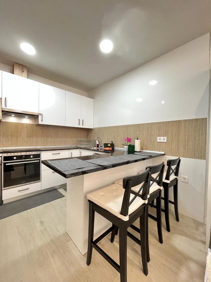 Acogedor Infanta Mercedes Apartment Madrid Bagian luar foto