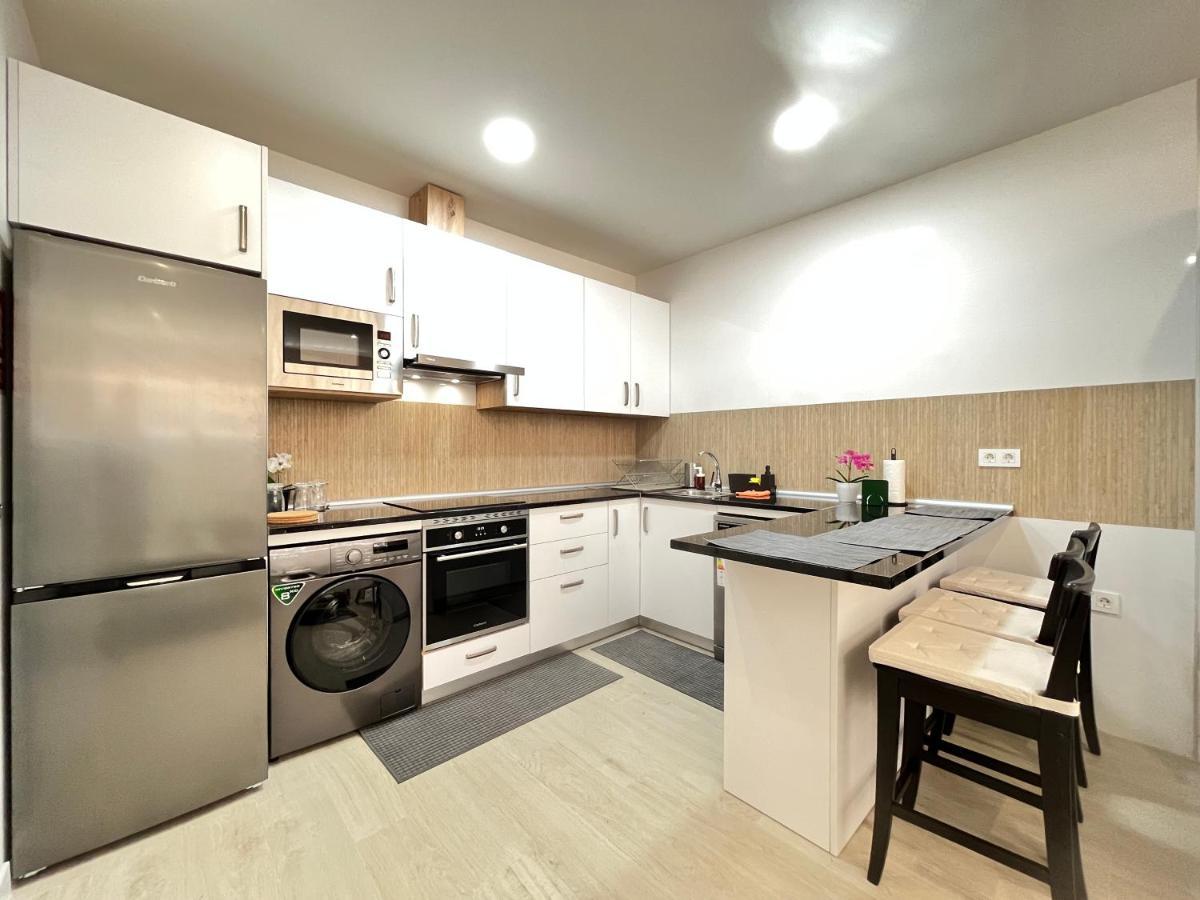 Acogedor Infanta Mercedes Apartment Madrid Bagian luar foto