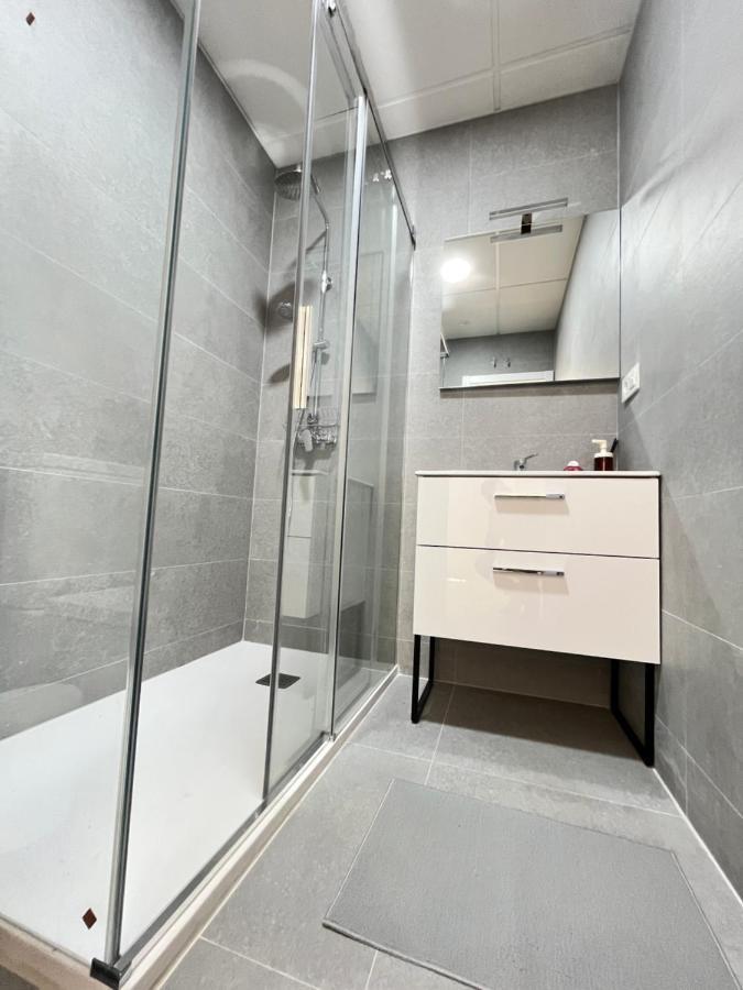 Acogedor Infanta Mercedes Apartment Madrid Bagian luar foto
