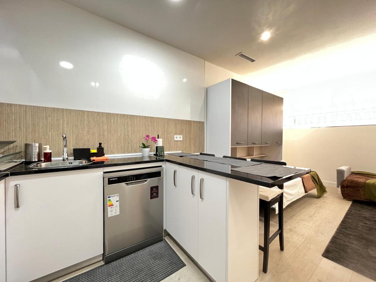 Acogedor Infanta Mercedes Apartment Madrid Bagian luar foto