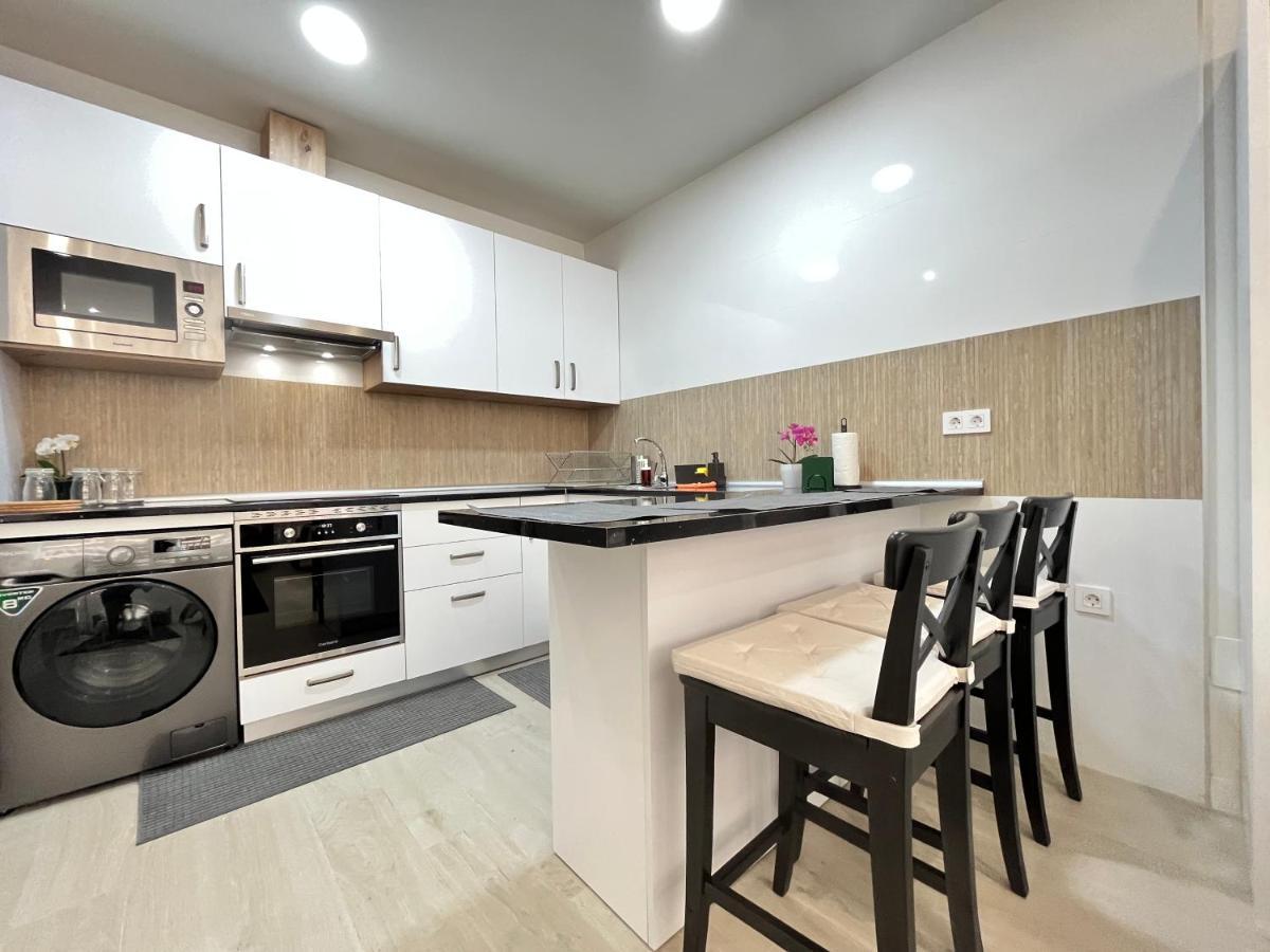 Acogedor Infanta Mercedes Apartment Madrid Bagian luar foto